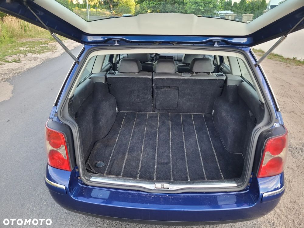 Volkswagen Passat 2.8 V6 4Mot Highline - 10