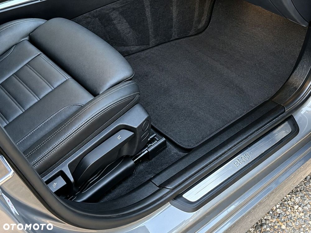 BMW Seria 3 320i Edition M Sport Shadow - 19