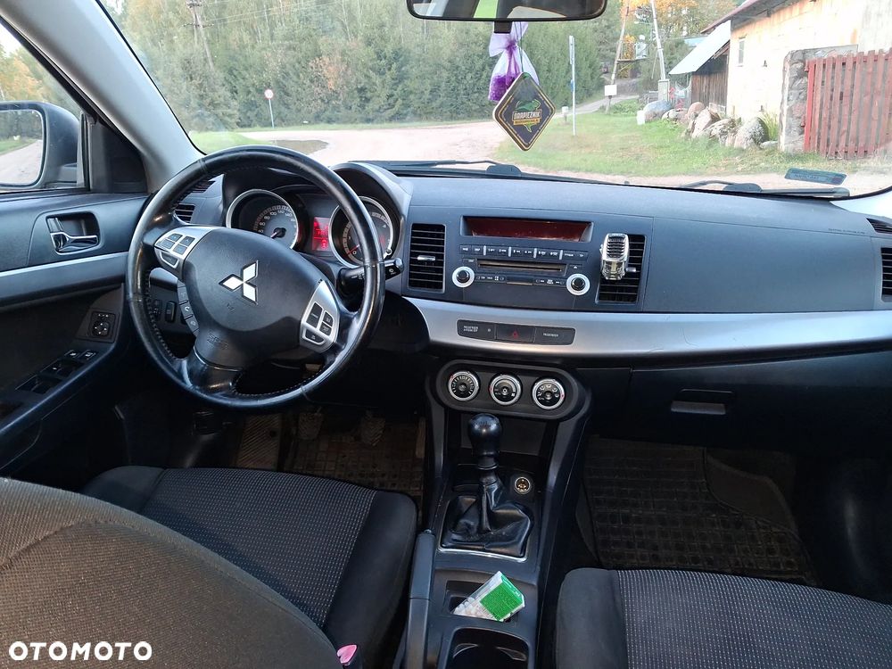Mitsubishi Lancer - 12