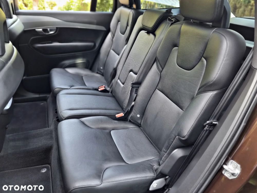 Volvo XC 90 B5 D AWD Geartronic Momentum Pro - 28