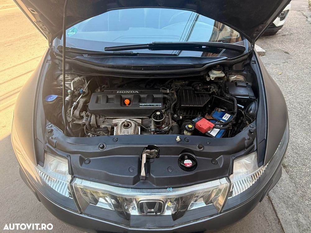 Honda Civic 1.8i-VTEC i-SHIFT Type S - 2