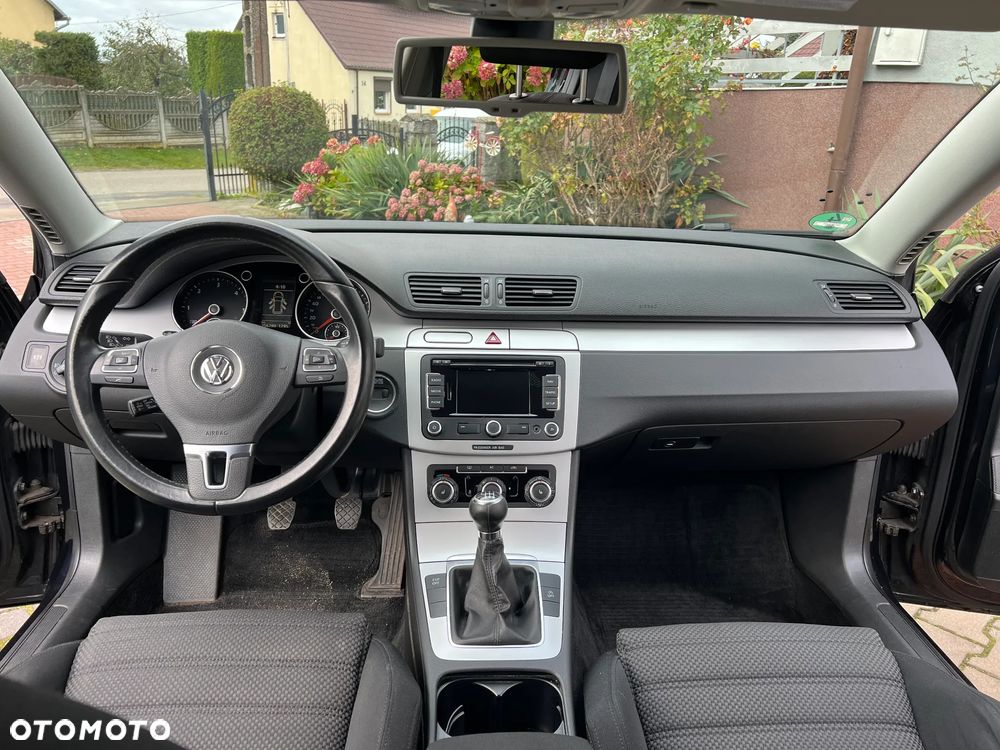 Volkswagen Passat 2.0 TDI Comfortline - 14