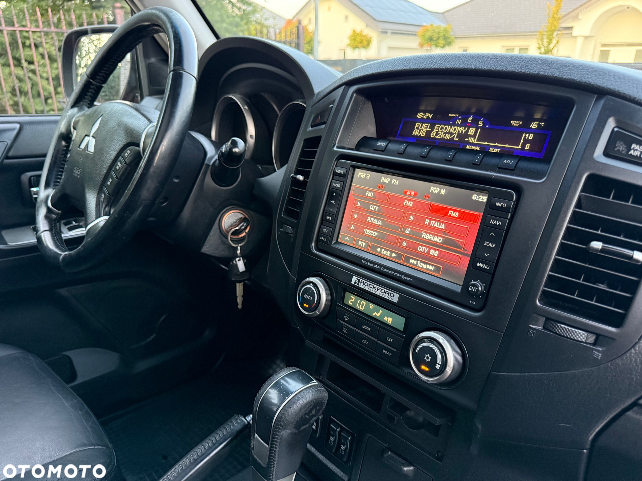 Mitsubishi Pajero 3.2 DID Intense + - 27