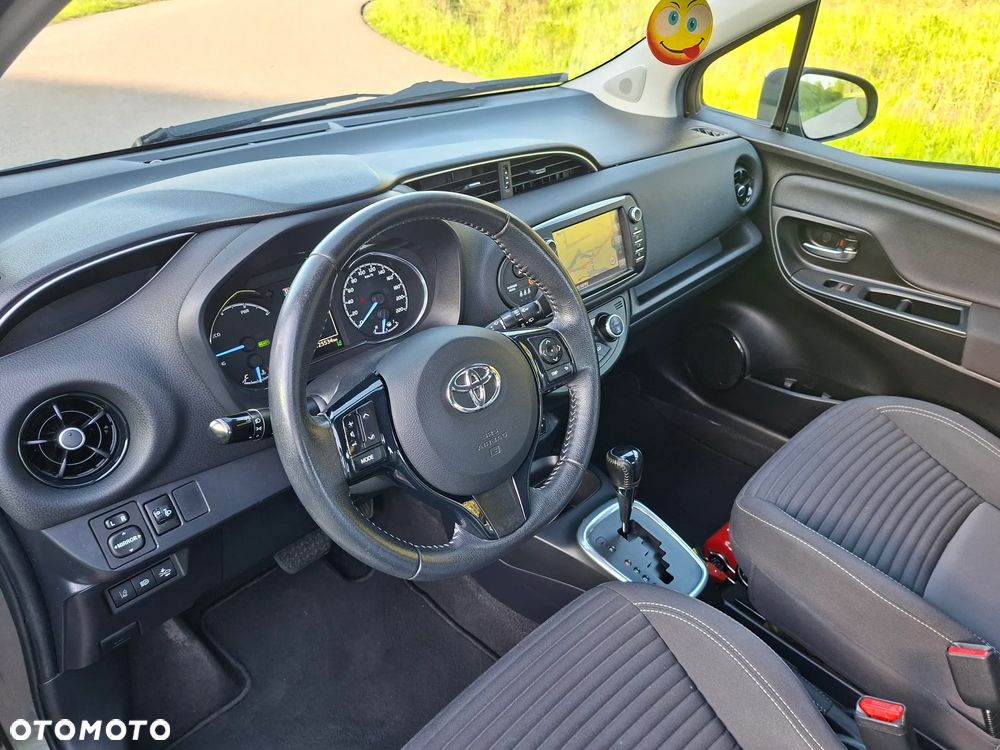 Toyota Yaris Hybrid 100 Active EU6 - 24