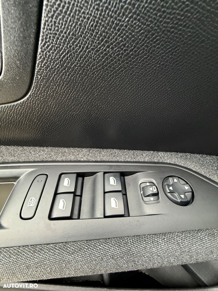 Peugeot 3008 1.2 PureTech 130 EAT8 Allure Pack - 24