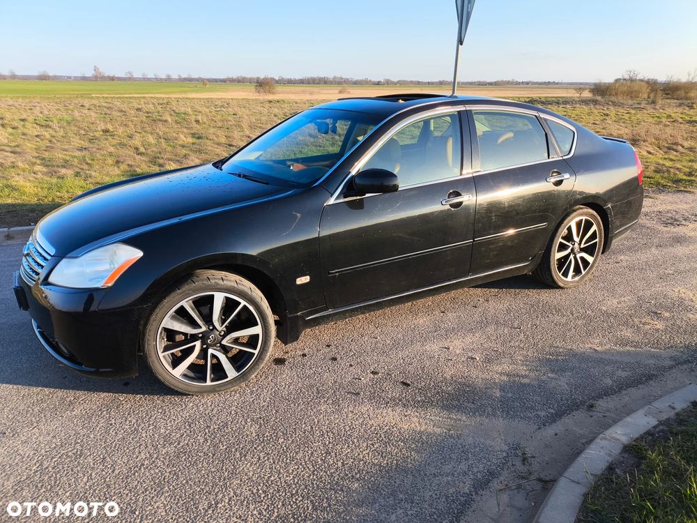 Infiniti M - 3