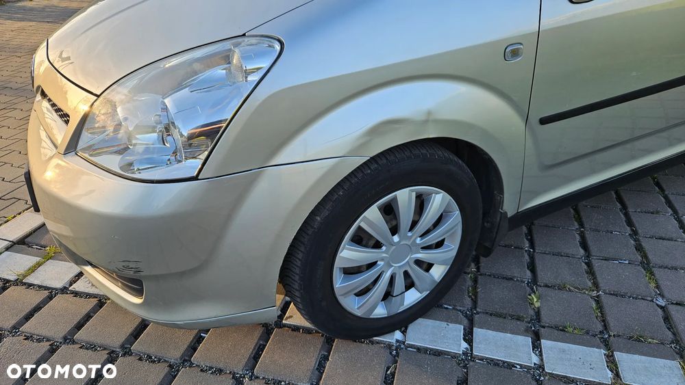 Toyota Corolla Verso - 7