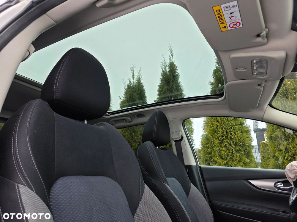 Nissan Qashqai 1.6 DCi Xtronic TEKNA - 9