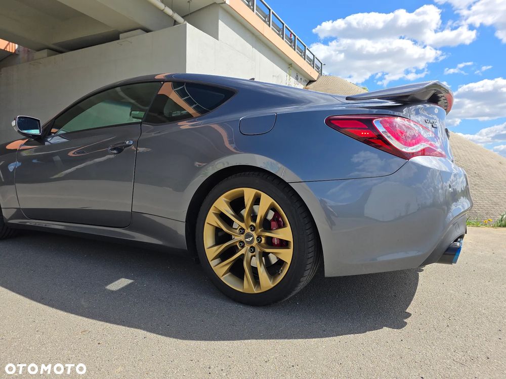 Hyundai Genesis Coupe - 5