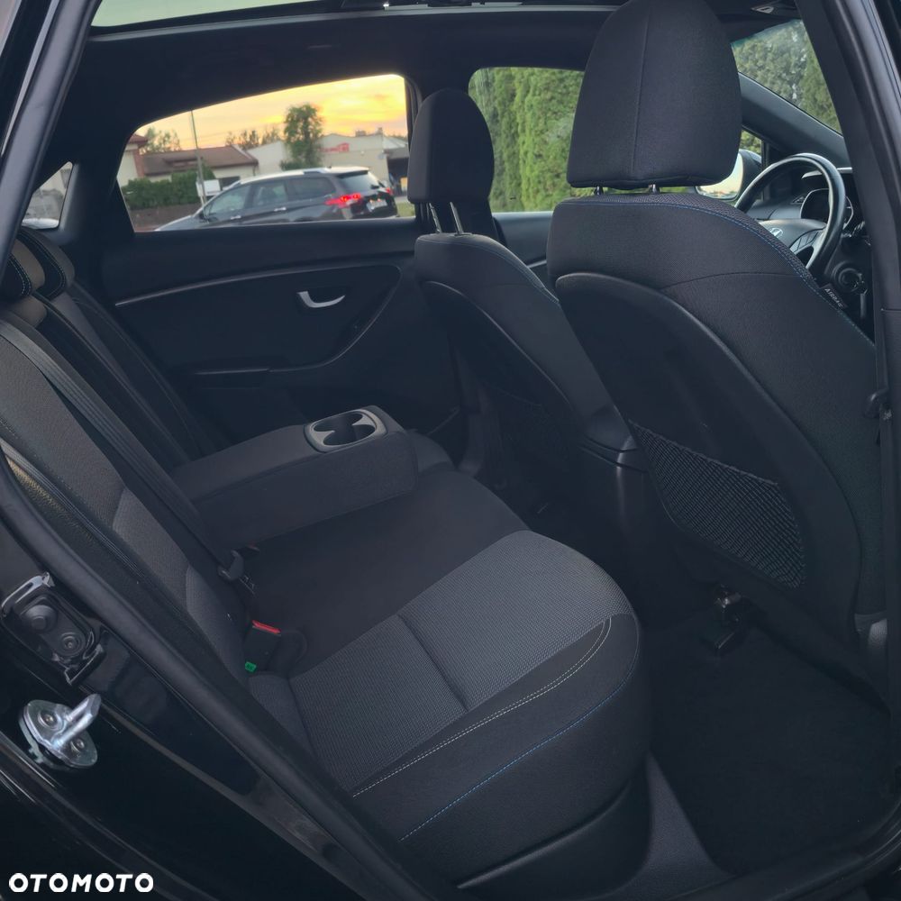 Hyundai i30 blue 1.6 GDI Passion - 27