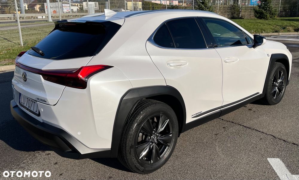 Lexus UX - 6