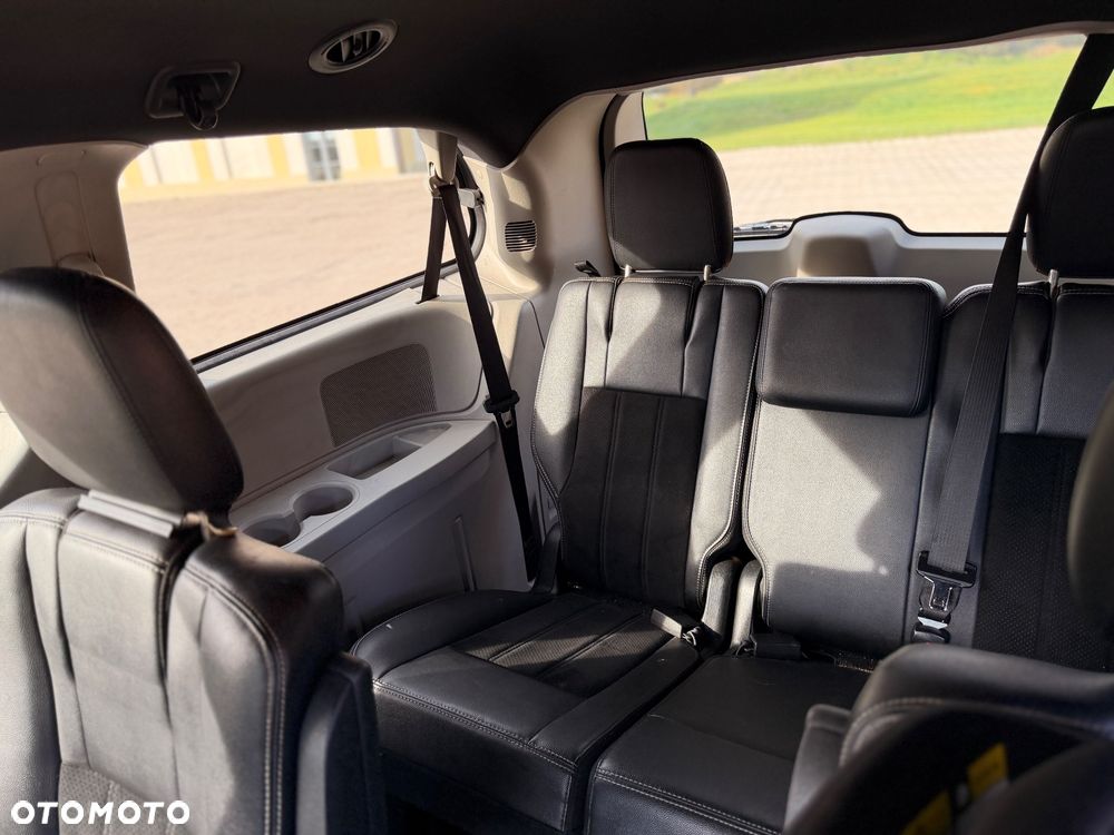 Dodge Grand Caravan - 15