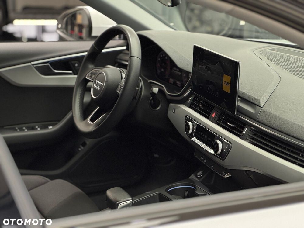 Audi A4 Limousine - 36