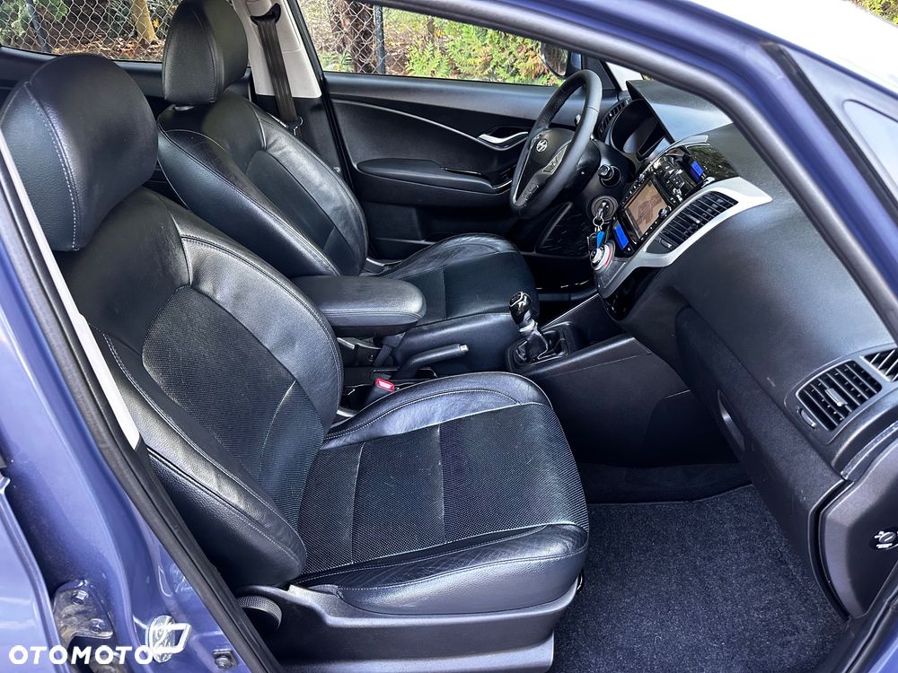 Hyundai ix20 1.4 Premium blue - 19