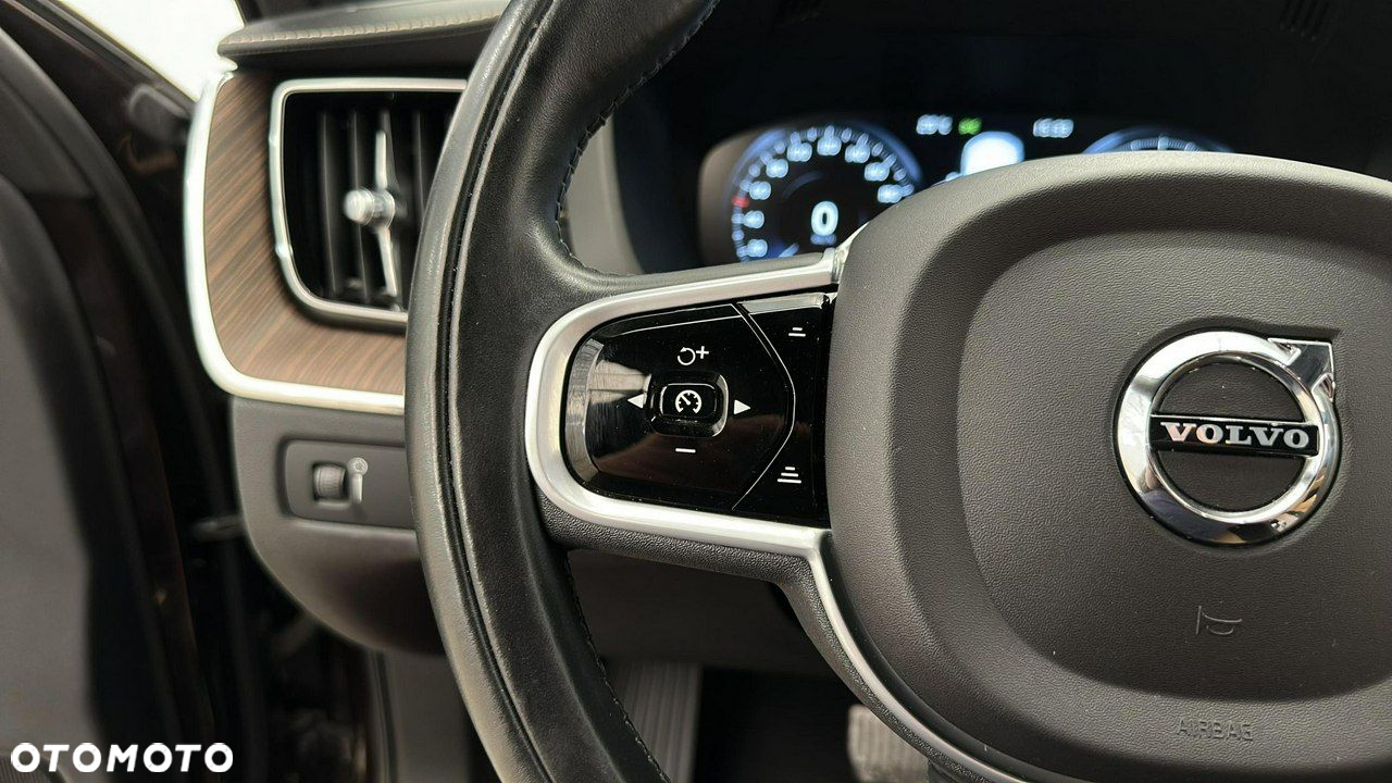Volvo XC 60 - 22