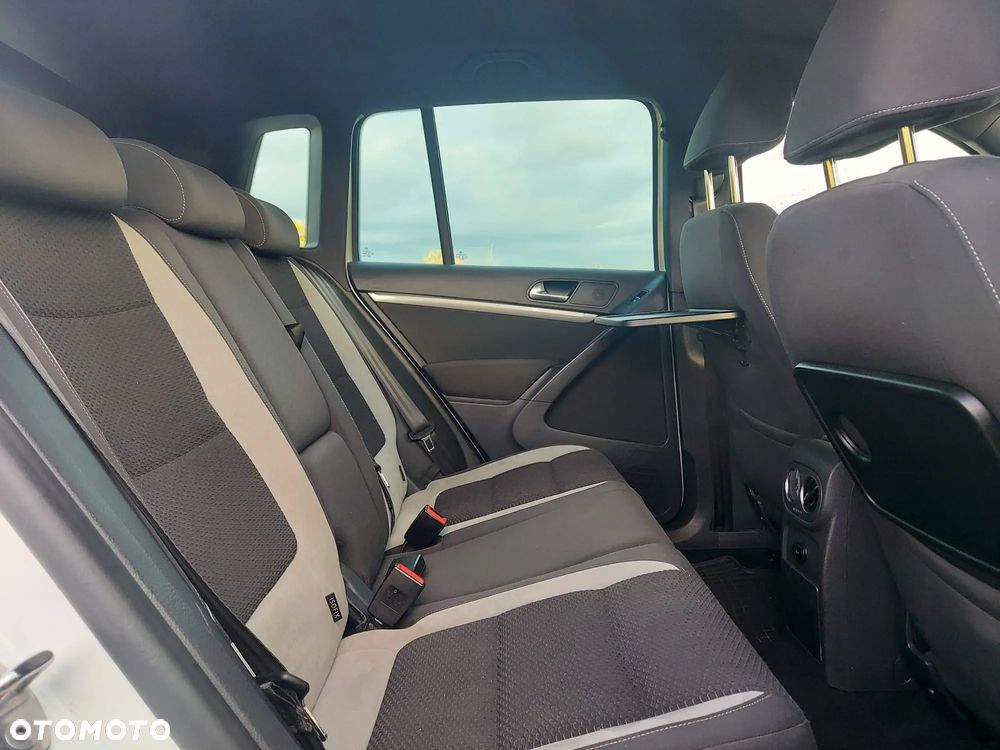 Volkswagen Tiguan 2.0 TDI 4Mot R-Style - 12