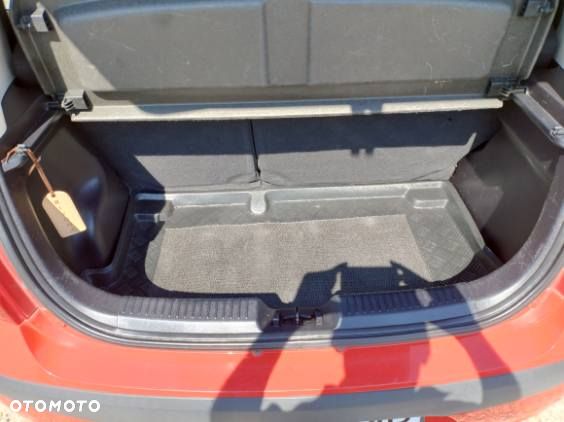 Hyundai i10 - 12