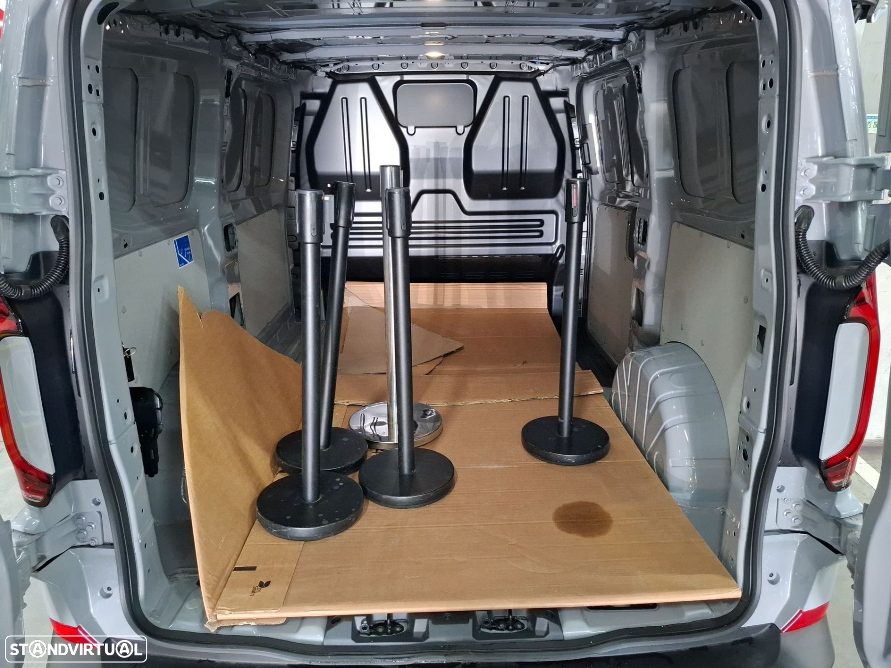 VW Transporter 2.0 TDI L1H1 - 21