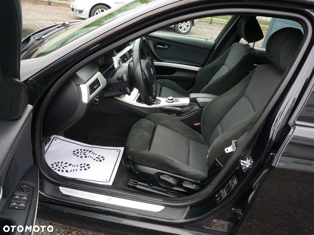 BMW Seria 3 325i xDrive - 15