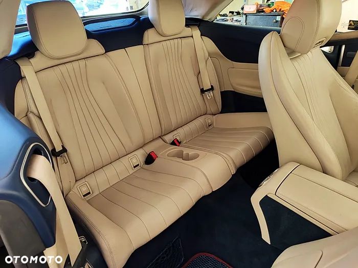 Mercedes-Benz Klasa E 220 d Kabriolet 4-Matic 9G-TRONIC - 36