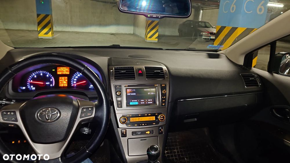 Toyota Avensis Combi 2.0 D-4D Executive - 18