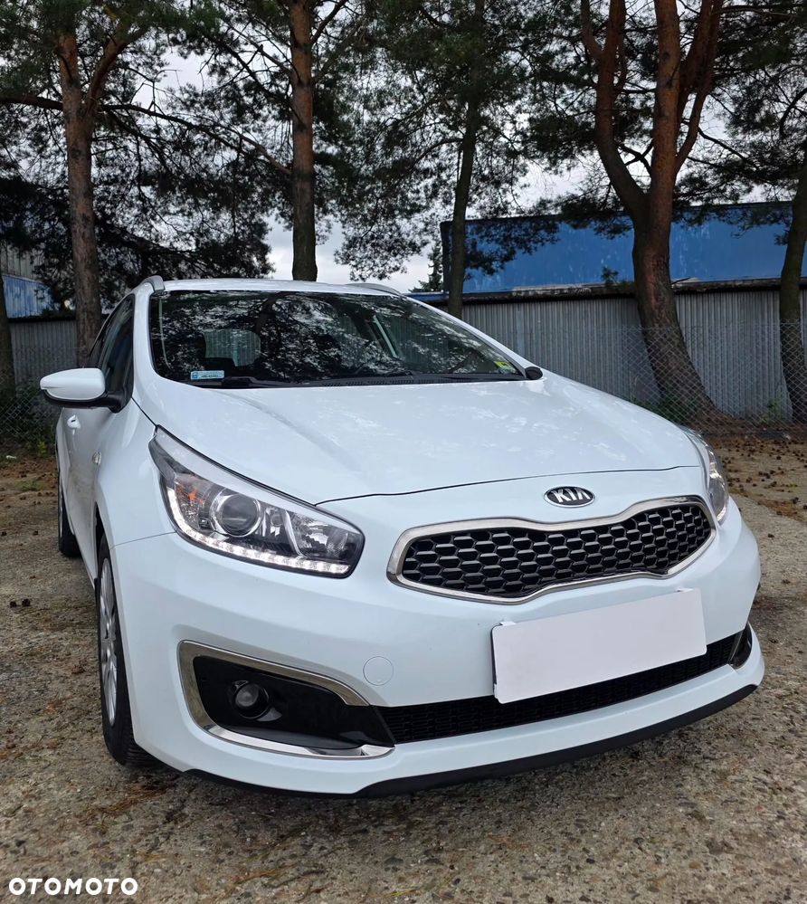 Kia Ceed - 30