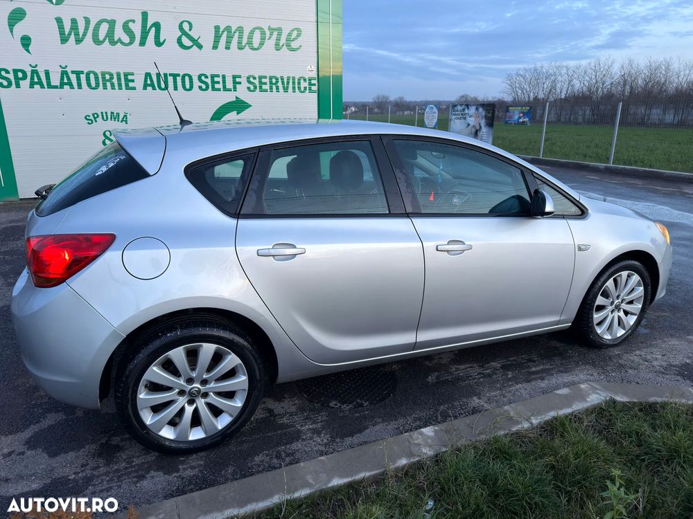 Opel Astra 1.3 CDTI ECOTEC Start/Stop Cosmo - 4