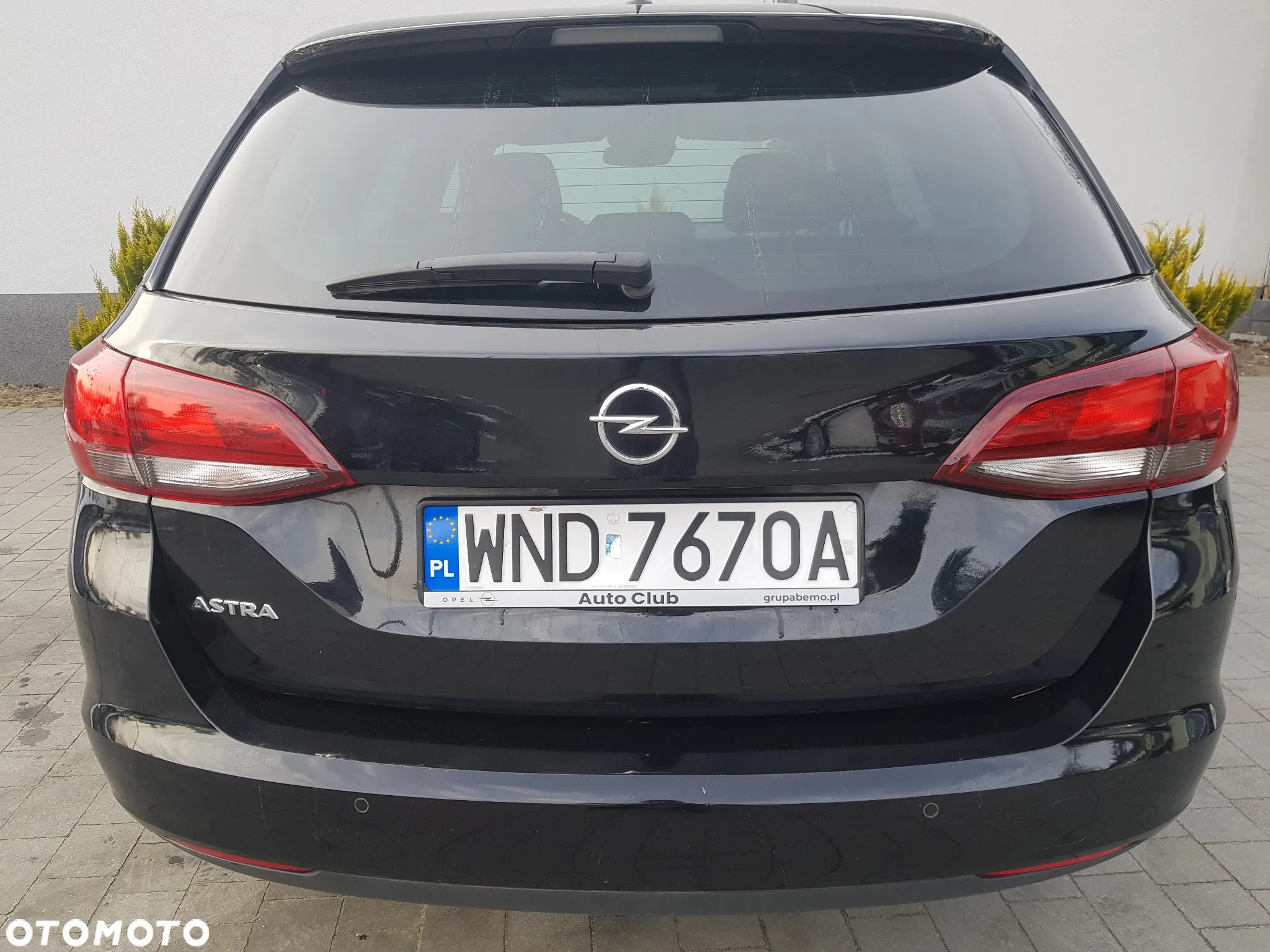 Opel Astra V 1.2 T Elegance S&S - 6