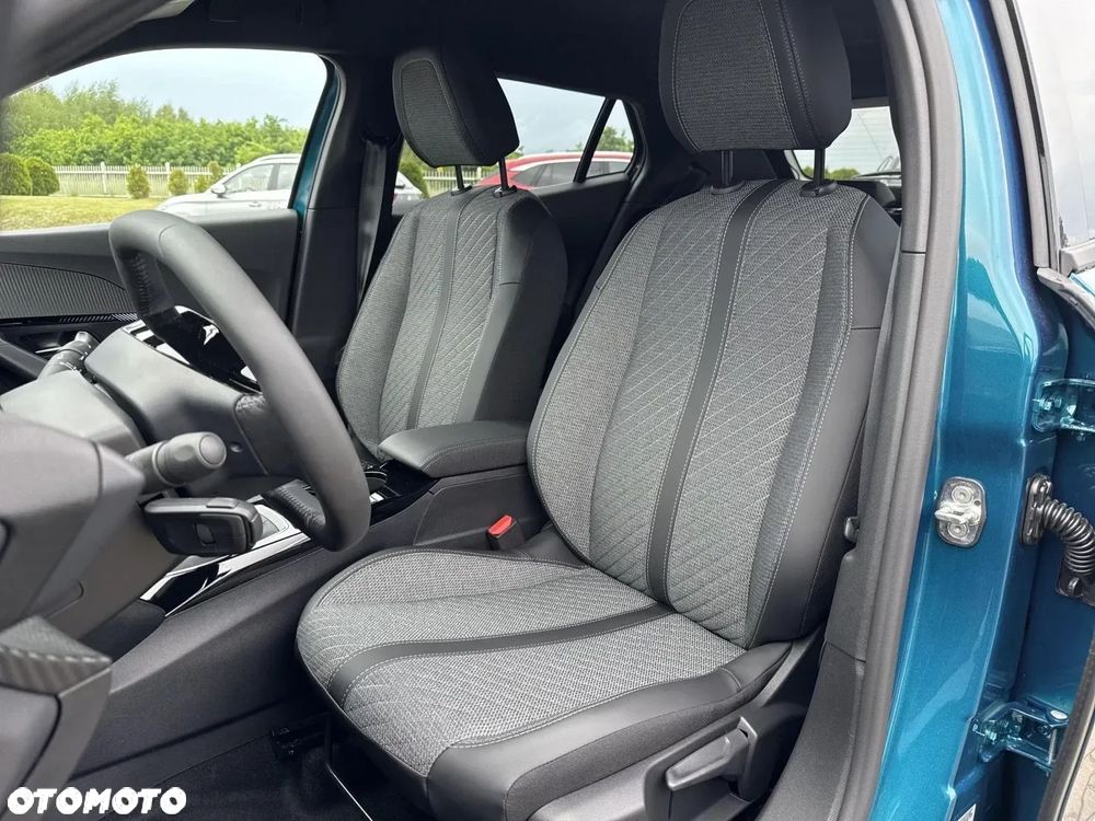 Peugeot 2008 54kWh Allure - 11