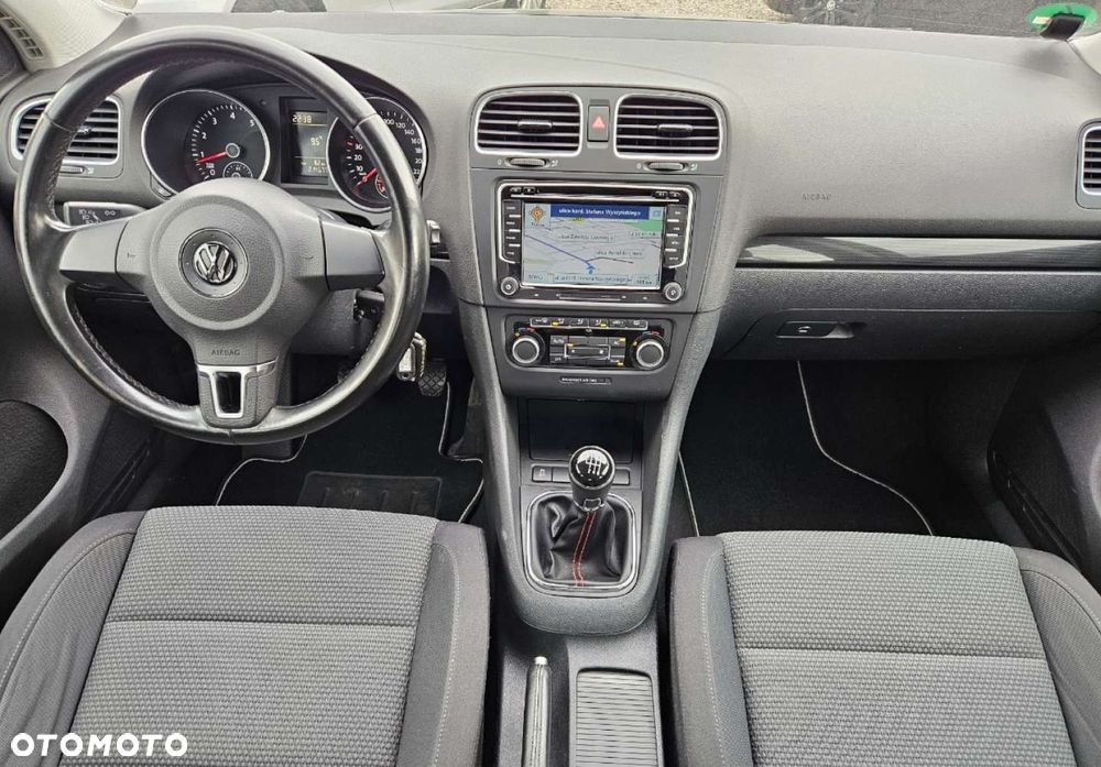 Volkswagen Golf - 8