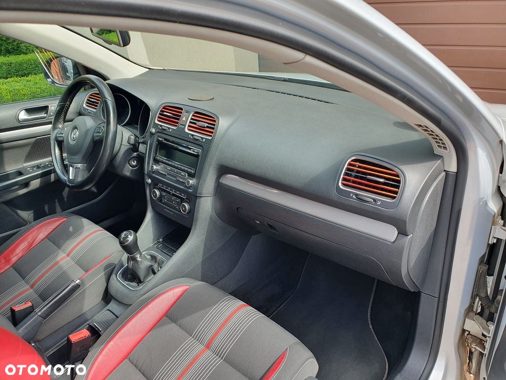 Volkswagen Golf 1.6 TDI DPF MATCH - 11