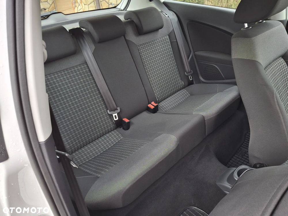 Volkswagen Polo 1.4 TDI (Blue Motion Technology) Highline - 17