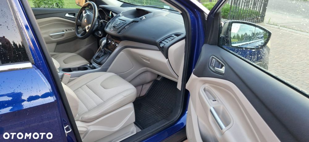 Ford Escape 2.0 EcoBoost AWD Titanium - 28