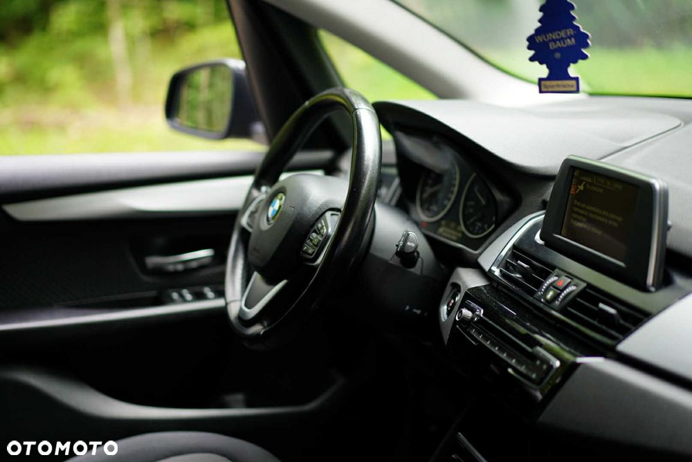 BMW Seria 2 216d - 5