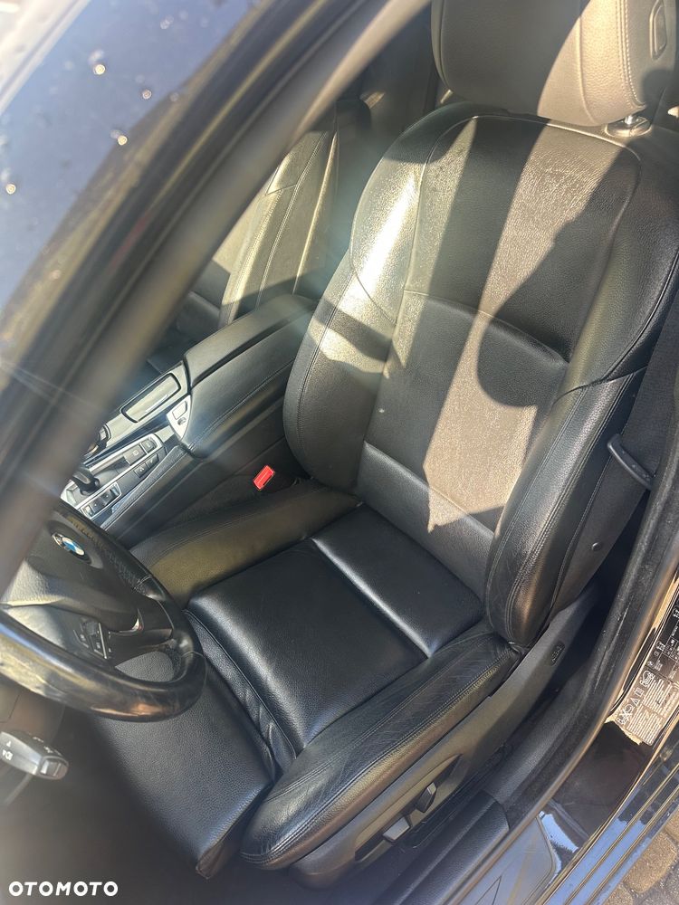 BMW Seria 5 520d xDrive - 17