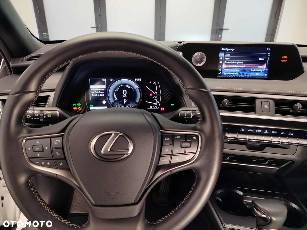 Lexus UX - 15