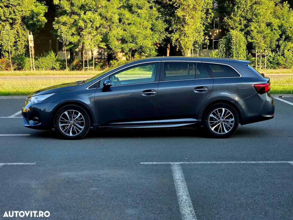 Toyota Avensis 2.0 D-4D Executive - 11