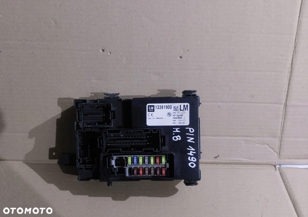 Moduł BSI skrzynka bezpieczników Opel Meriva B II 13381900 LM PIN