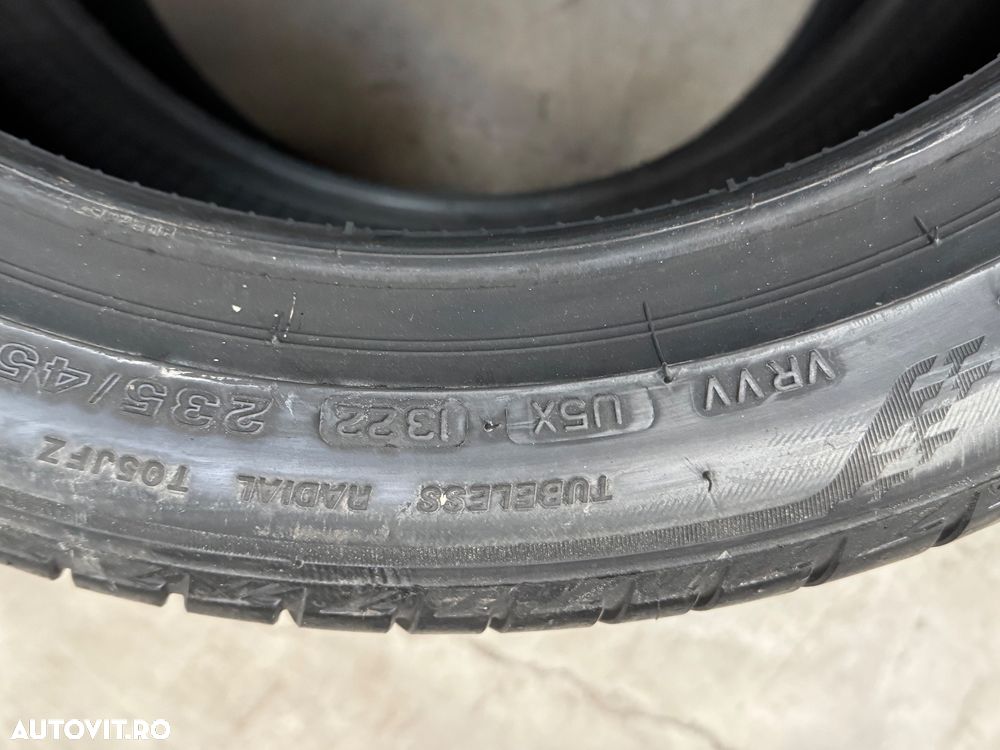 Vând 4 anvelope 235/45/18 bridgestone de vară cu runflat noi - 5