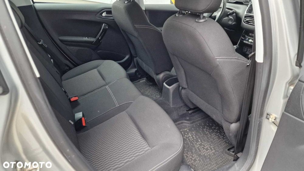 Peugeot 208 1.2 PureTech Active - 21