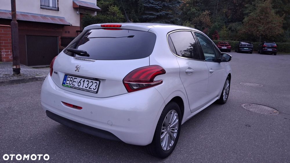 Peugeot 208 1.2 PureTech GPF Allure S&S EAT6 - 14