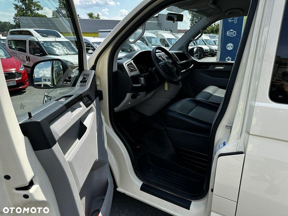 Volkswagen Caravelle - 15