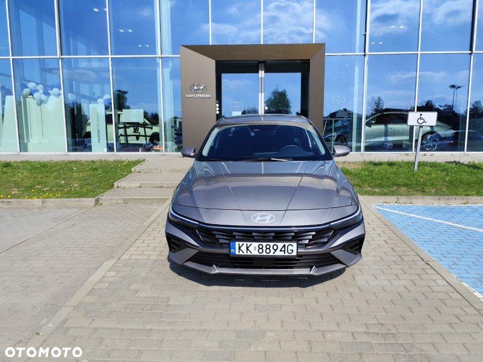 Hyundai Elantra - 3