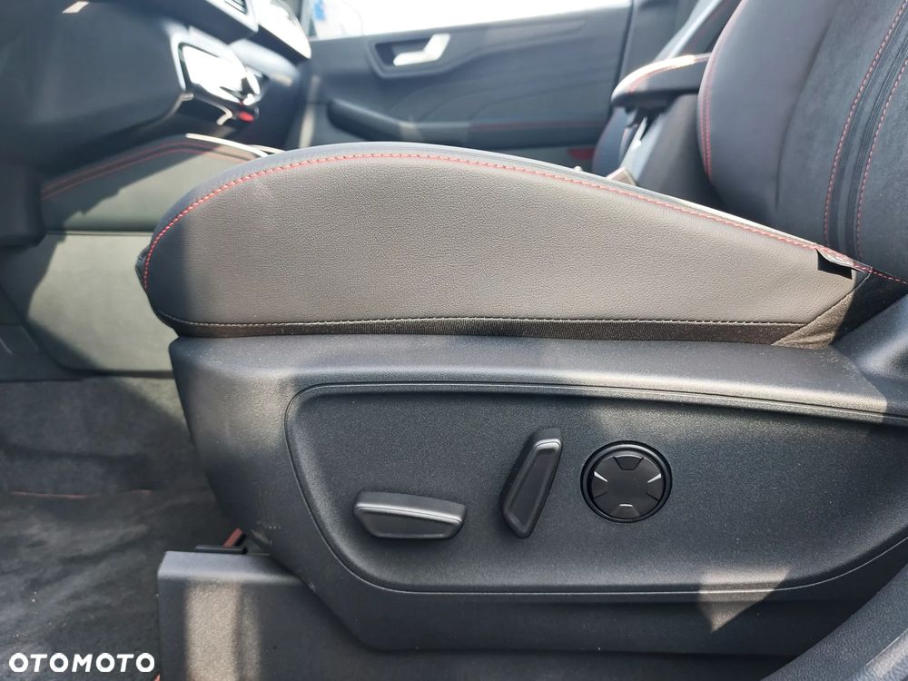 Ford Kuga 2.5 FHEV FWD ST-Line X - 23