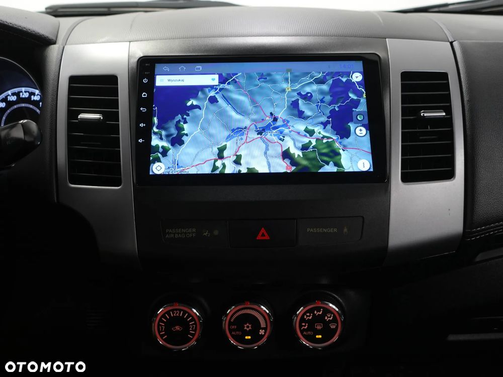 Mitsubishi Outlander - 32