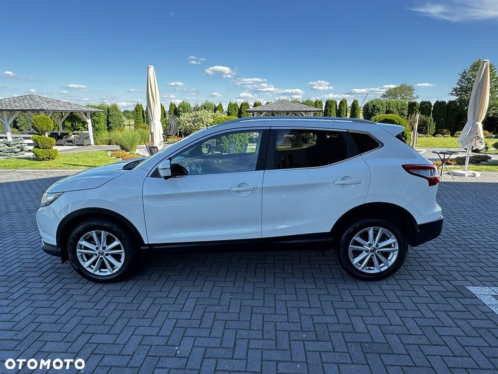 Nissan Qashqai 1.5 dCi TEKNA - 10
