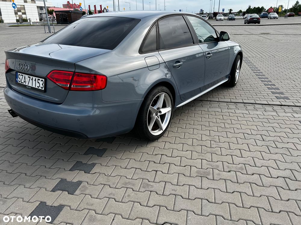 Audi A4 Limousine - 8