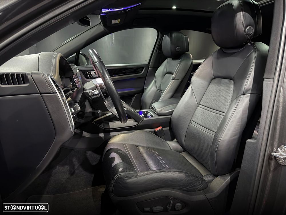 Porsche Cayenne Coupé E-Hybrid - 17