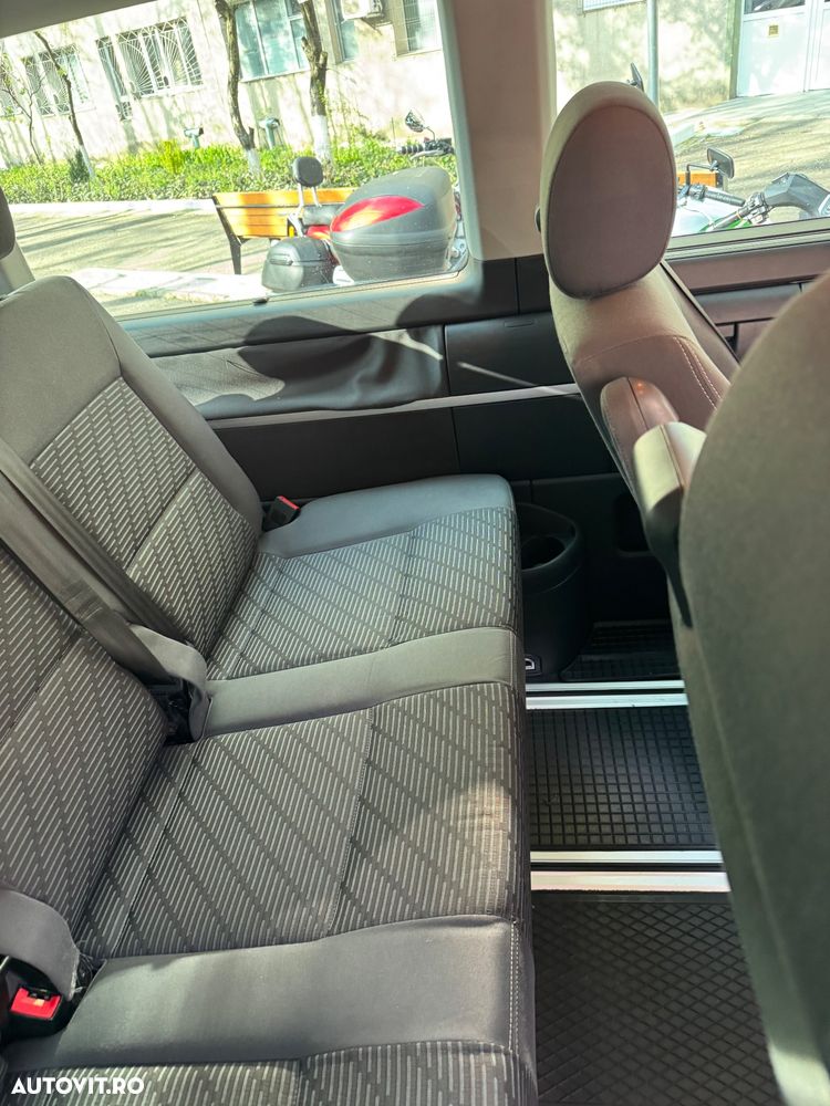 Volkswagen Multivan - 12