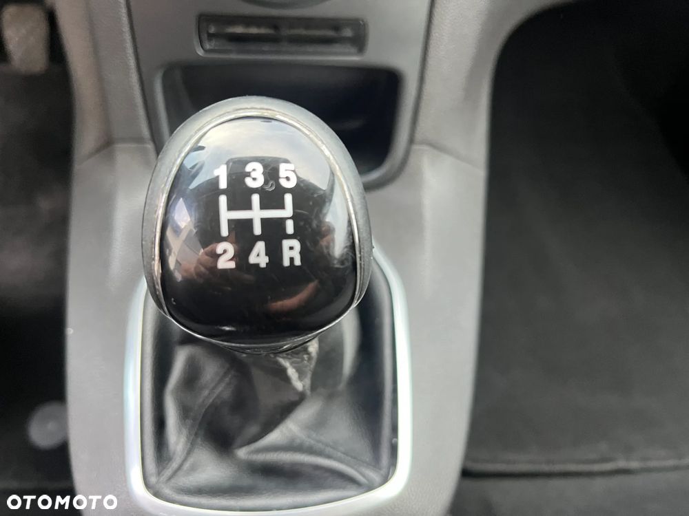 Ford Fiesta - 25